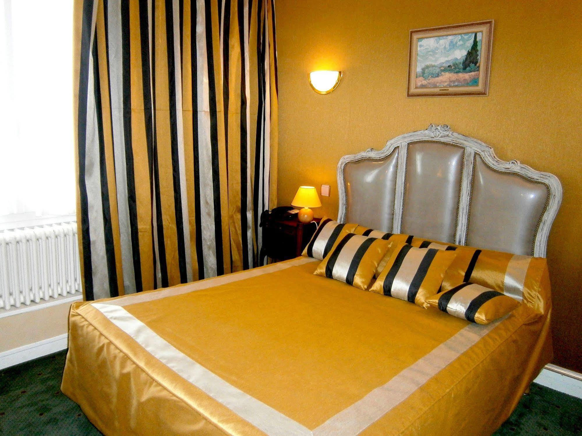 Hostellerie Du Grand Sully Ngoại thất bức ảnh